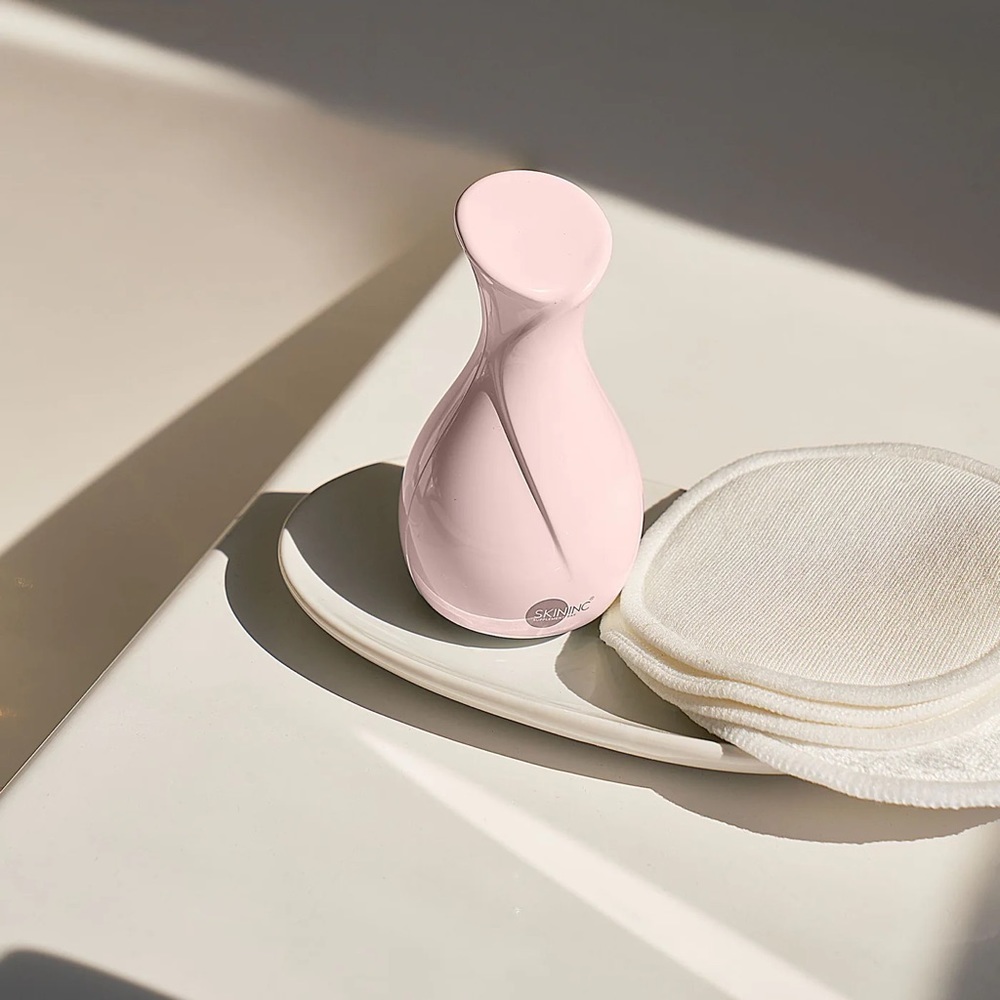 SkinInc Cryo Ice Sake Roller